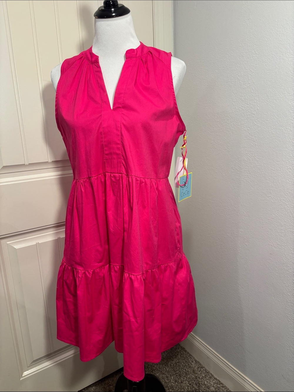 ⁠NWT 🩷 CeCe Small Hot Pink Tiered Sleeveless Split Neck Mini Dress Fuchsia